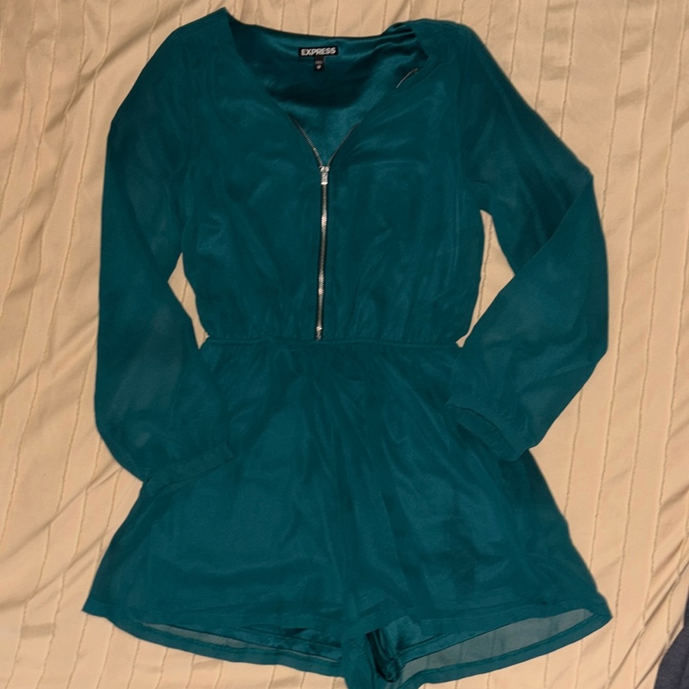 Green long sleeve shorts romper